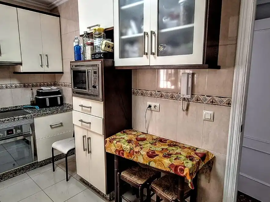 Flat for rent in Avenida de Diego Martínez Barrio, 19, Parque María Luisa -Giralda Sur