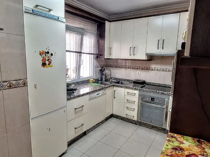 Flat for rent in Avenida de Diego Martínez Barrio, 19, Parque María Luisa -Giralda Sur