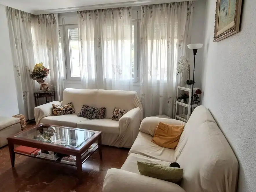 Flat for rent in Avenida de Diego Martínez Barrio, 19, Parque María Luisa -Giralda Sur