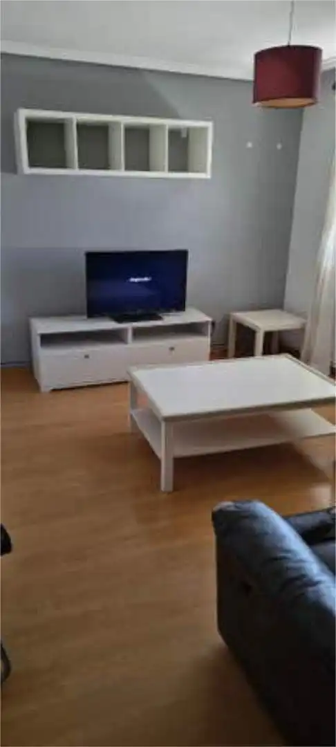 Piso en venta en Fontarrón Sala de estar de Piso en venta en Madrid con Calefacción, Terraza y Trastero