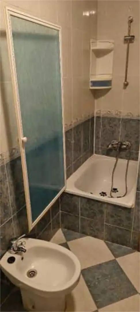 Piso en venta en Fontarrón Baño de Piso en venta en Madrid con Calefacción, Terraza y Trastero