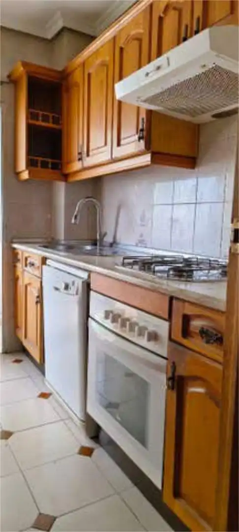 Piso en venta en Fontarrón Cocina de Piso en venta en Madrid con Calefacción, Terraza y Trastero
