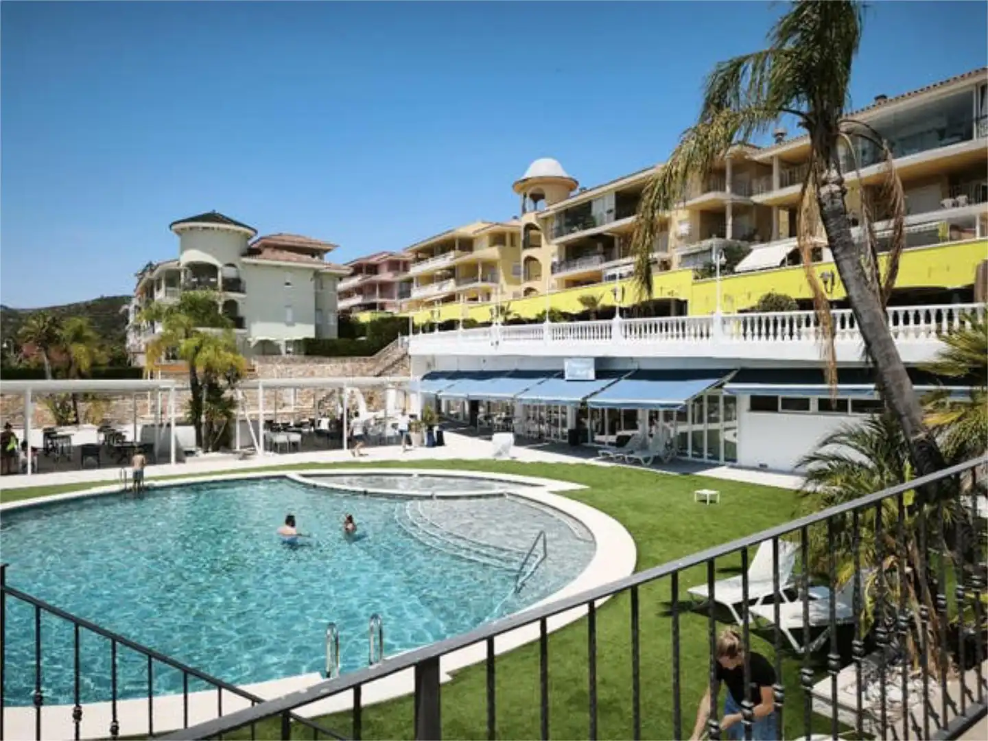 Apartments for rent in Costa Sur Swimming pool of Apartments for rent in Peñíscola / Peníscola with Heating, Private garden and Terrace