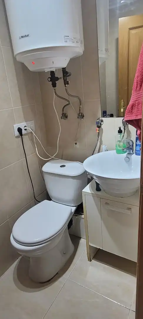 Piso en venta en Calella do Ecce Homo, Viveiro Baño de Piso en venta en Viveiro con Calefacción, Trastero y Amueblado