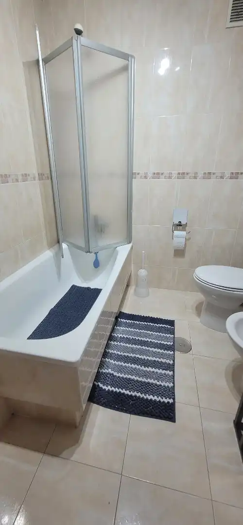 Piso en venta en Calella do Ecce Homo, Viveiro Baño de Piso en venta en Viveiro con Calefacción, Trastero y Amueblado