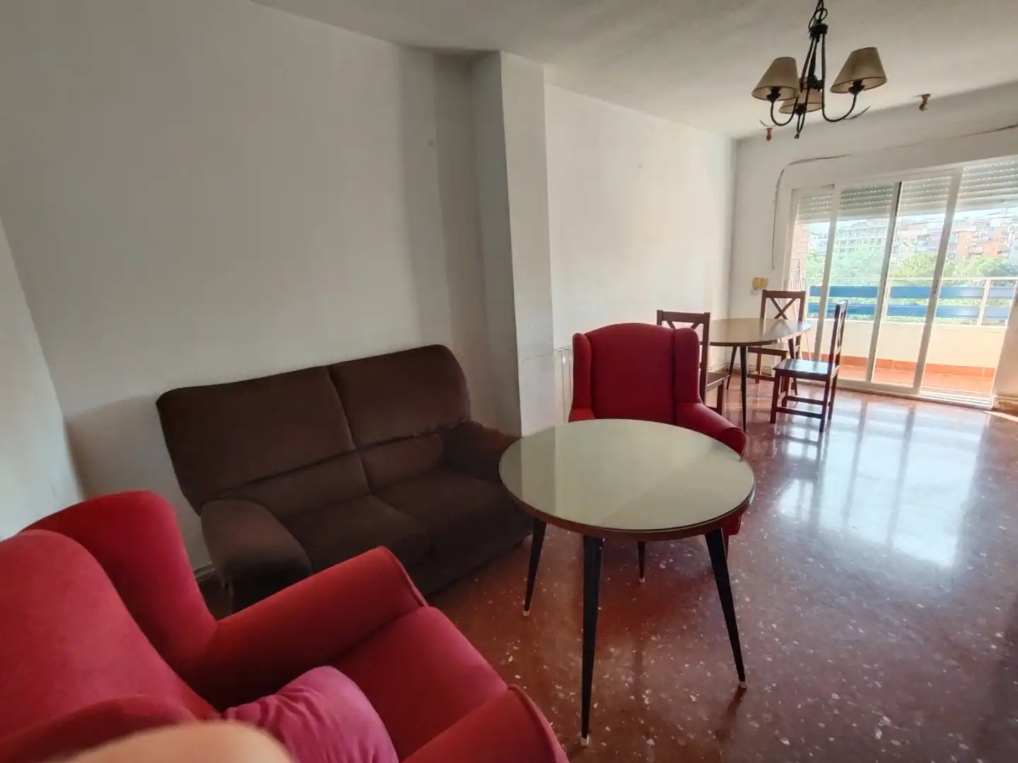 Piso de alquiler en Calle Ramón y Cajal, 11, Rosaleda - Juventud Sala de estar de Piso de alquiler en Granada con Calefacción, Terraza y Amueblado
