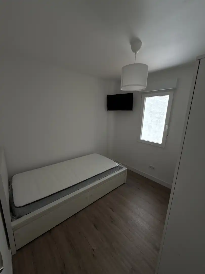 Habitació a Calle General Vives, 34, Zona Alta Dormitori de Pis per a compartir en Ponferrada amb Calefacció, Moblat i Balcó