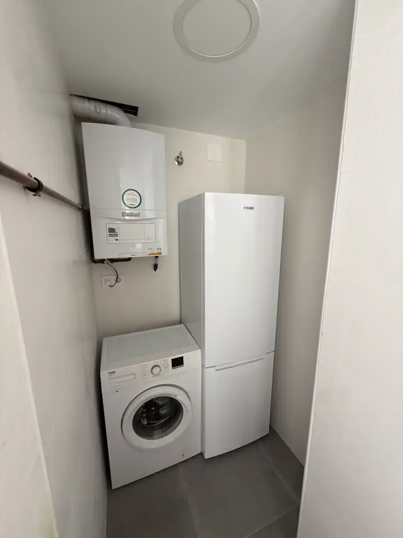 Habitació a Calle General Vives, 34, Zona Alta Cuina de Pis per a compartir en Ponferrada amb Calefacció, Moblat i Balcó
