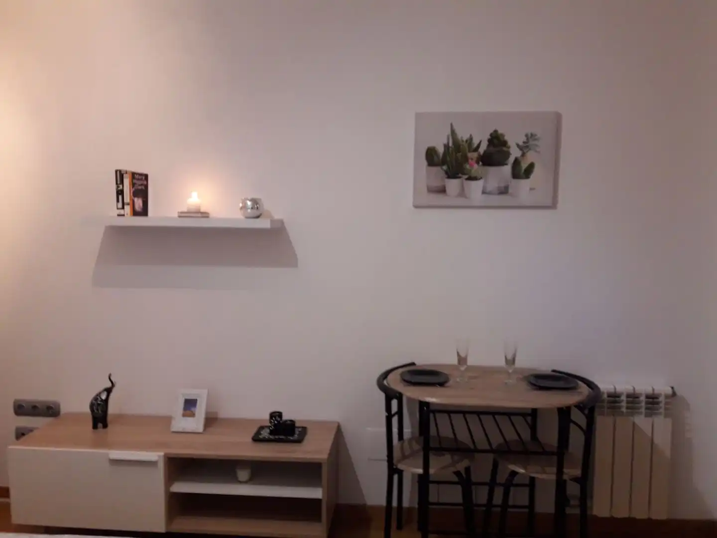 Dining room of Study for rent in Vigo   with Heating, Private garden and Parquet flooring