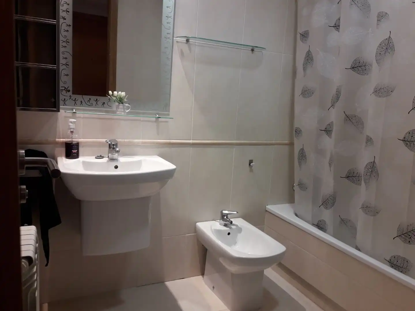 Bathroom of Study for rent in Vigo   with Heating, Private garden and Parquet flooring