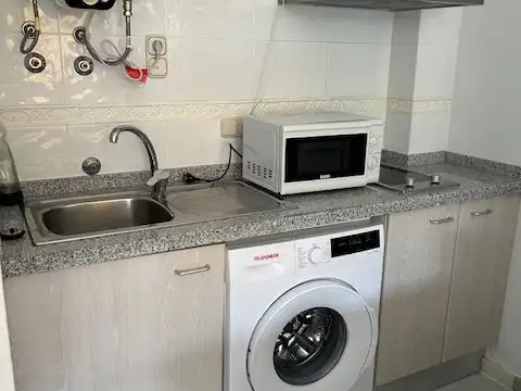 Apartament de lloguer a Calle San Jacinto, 64, Triana Oeste Cuina de Apartament de lloguer en Sevilla amb Aire condicionat, Calefacció i Moblat