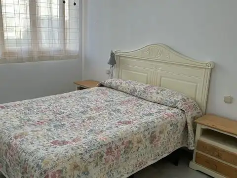 Apartament de lloguer a Calle San Jacinto, 64, Triana Oeste Dormitori de Apartament de lloguer en Sevilla amb Aire condicionat, Calefacció i Moblat