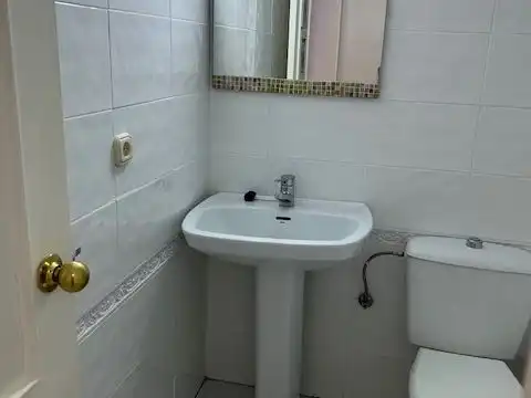 Apartament de lloguer a Calle San Jacinto, 64, Triana Oeste Bany de Apartament de lloguer en Sevilla amb Aire condicionat, Calefacció i Moblat