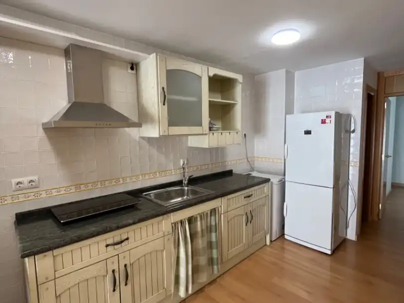Flat for rent in Plaza de la Hispanidad, 4, Villar de Olalla Kitchen of Flat for rent in Villar de Olalla with Parquet flooring and Furnished