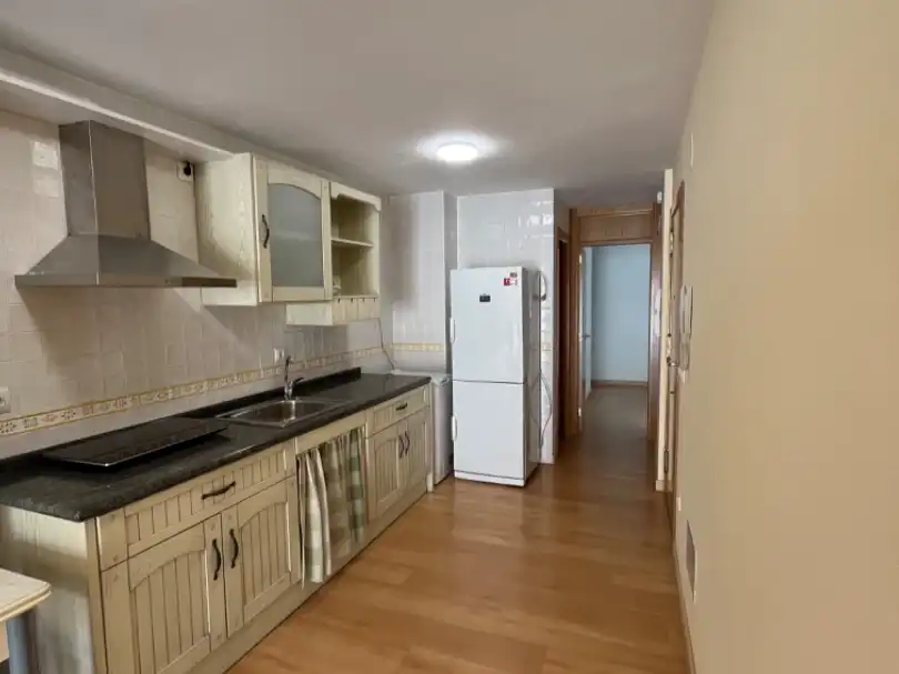 Flat for rent in Plaza de la Hispanidad, 4, Villar de Olalla Kitchen of Flat for rent in Villar de Olalla with Parquet flooring and Furnished