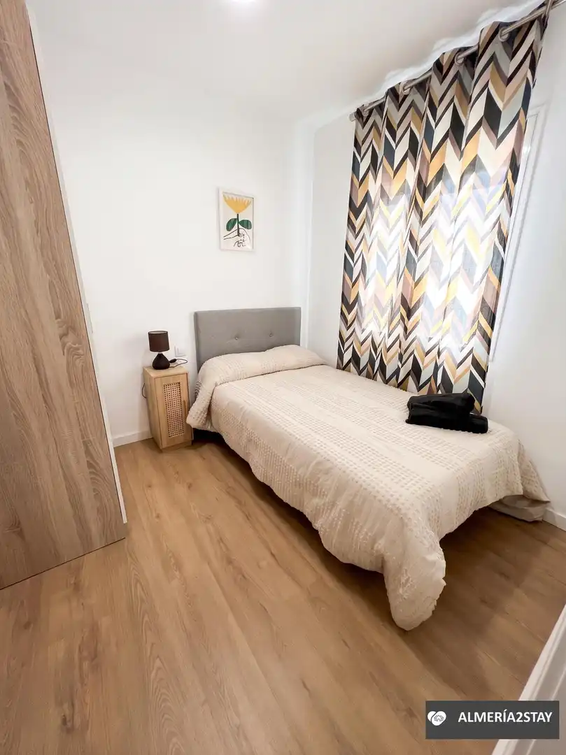 Piso de alquiler en Calle Campogenil, Los Ángeles - Cruz de Caravaca Habitación de Piso de alquiler en Almería con Aire acondicionado, Calefacción y Parquet