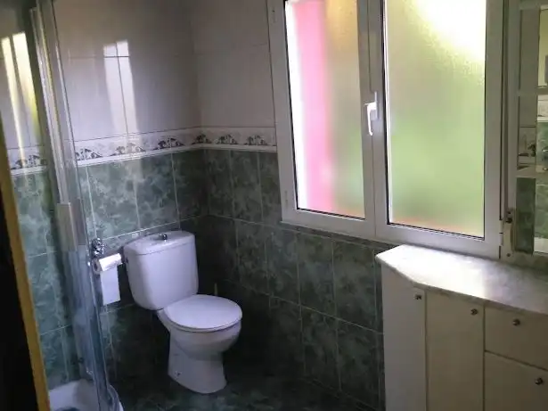 Pis en venda a Lugar Fuentes, Parres Bany de Pis en venda en Parres amb Jardí privat, Parquet i Terrassa