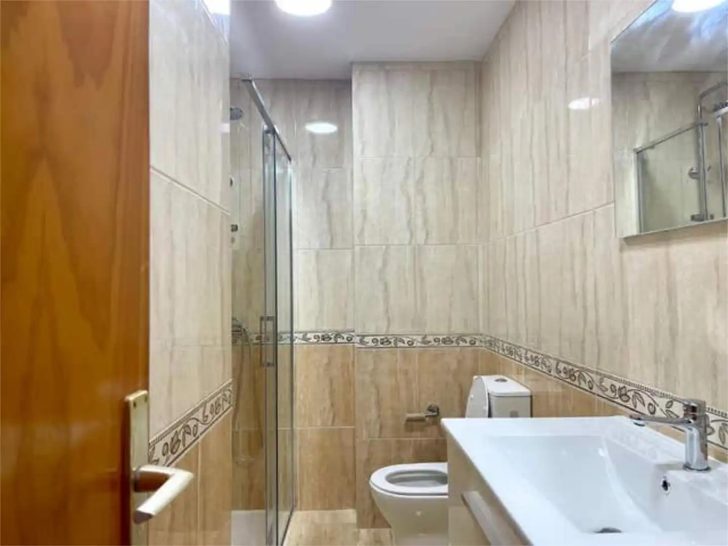 Flat for rent in Centro Bathroom of Flat for rent in Santa Cruz de Tenerife with Terrace and Furnished