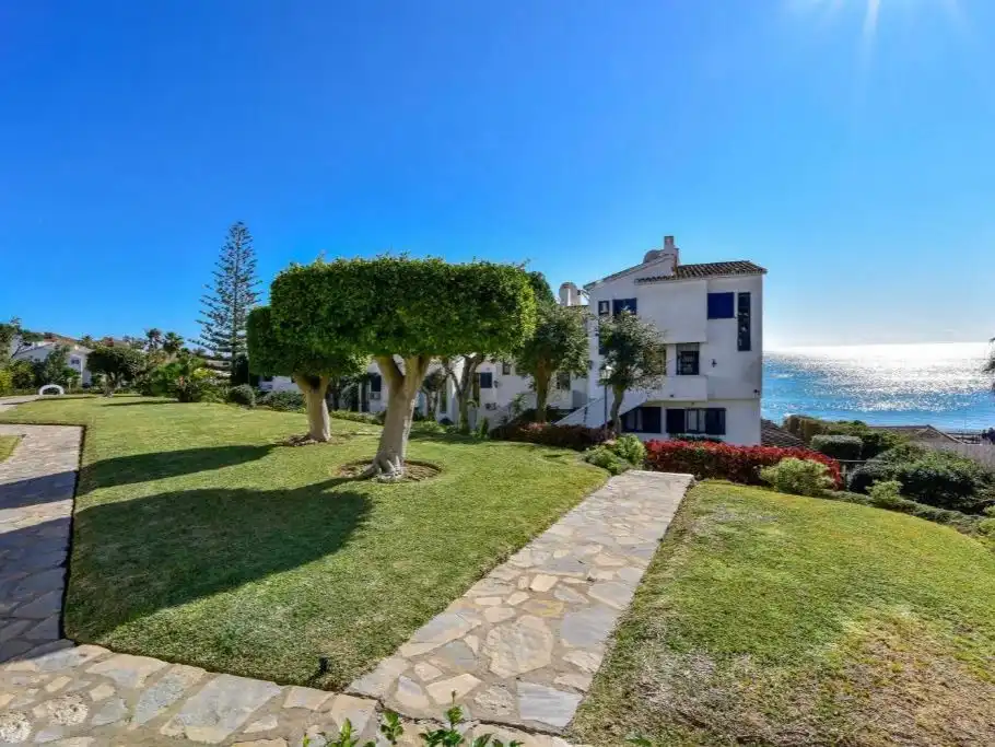Vista exterior de Apartamento de alquiler en Mijas con Aire acondicionado, Calefacción y Terraza