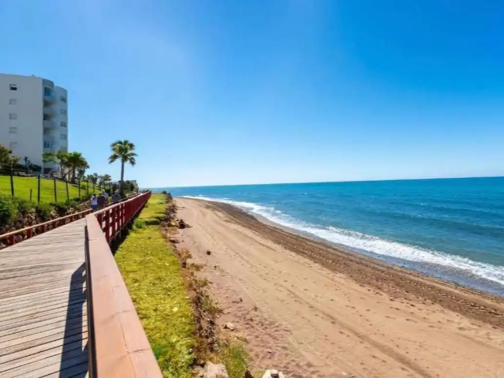 Vista exterior de Apartamento de alquiler en Mijas con Aire acondicionado, Calefacción y Terraza