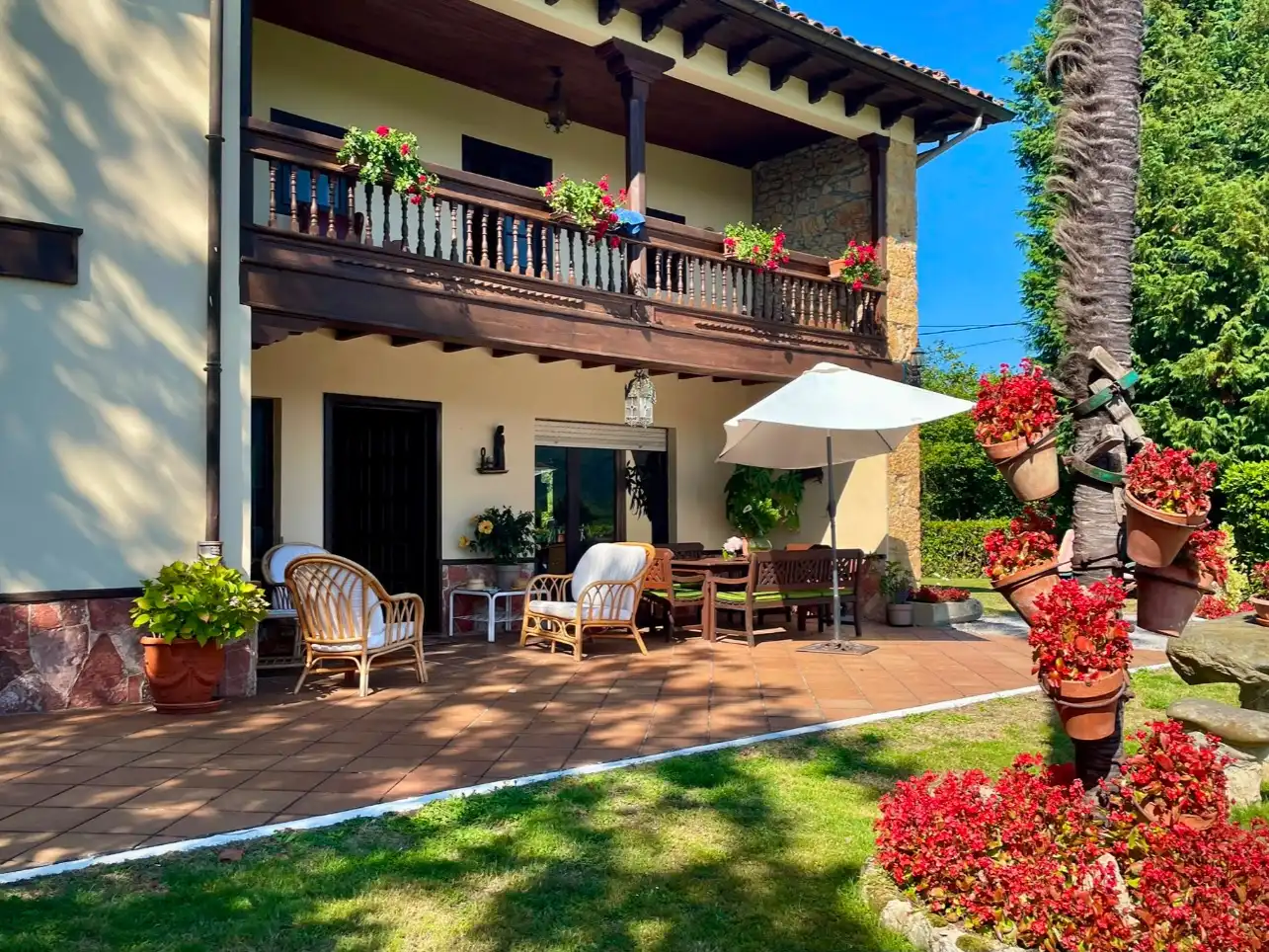 Terrace of Houses for rent in Nava  with Heating, Private garden and Parquet flooring