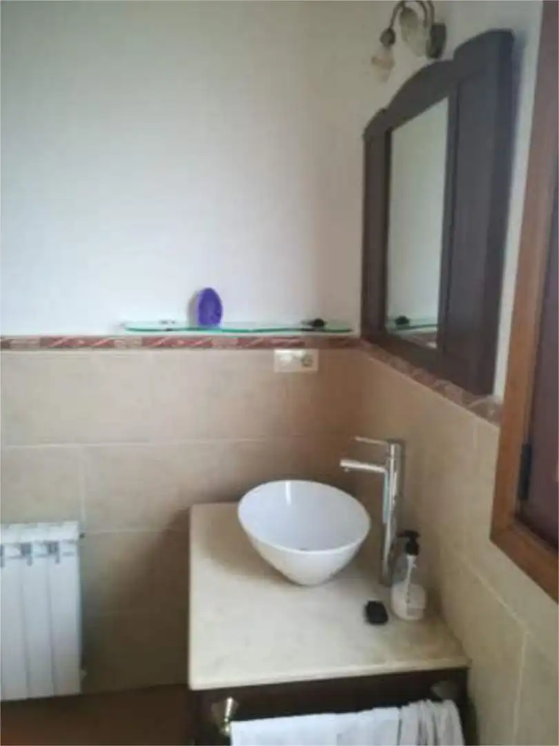 Flat for rent in Lalín Bathroom of Flat for rent in Lalín with Heating, Private garden and Furnished