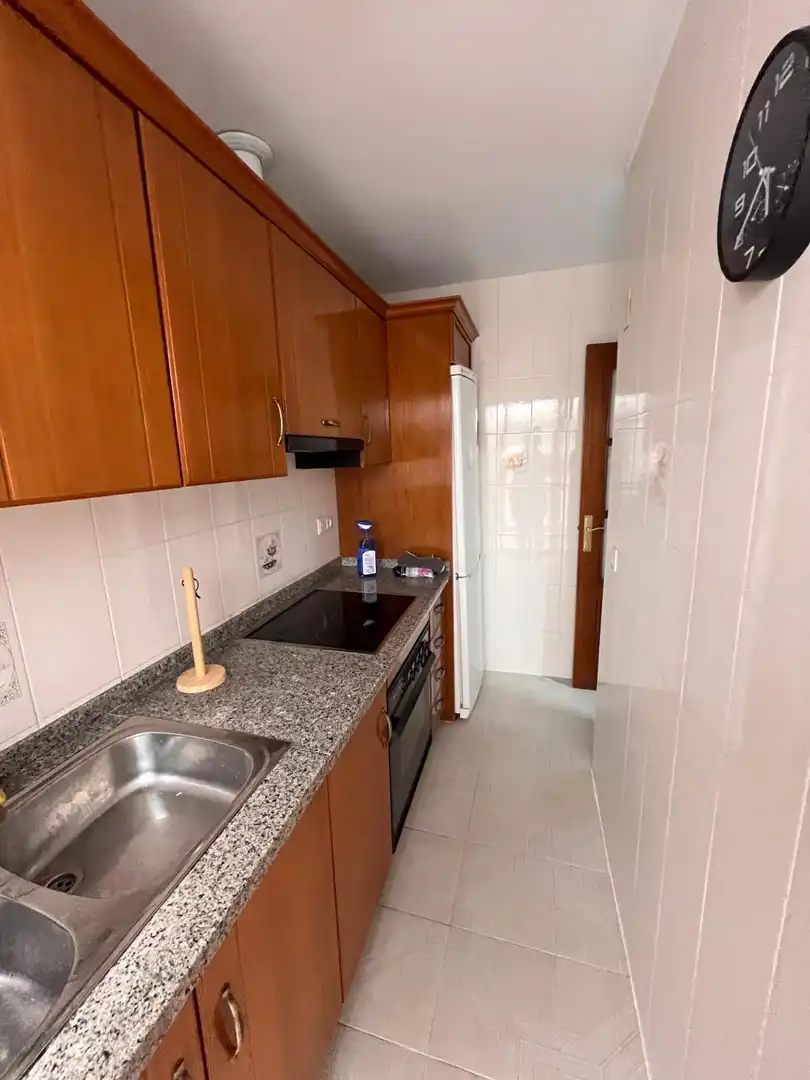 Flat for rent in Calle Don Lope de los Ríos, 15, Santa Rosa - Valdeolleros Kitchen of Flat for rent in Córdoba with Air Conditioner, Heating and Furnished