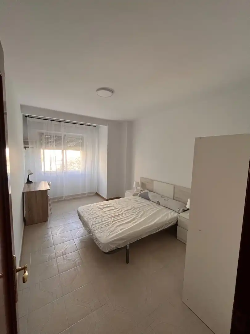Flat for rent in Calle Don Lope de los Ríos, 15, Santa Rosa - Valdeolleros Bedroom of Flat for rent in Córdoba with Air Conditioner, Heating and Furnished
