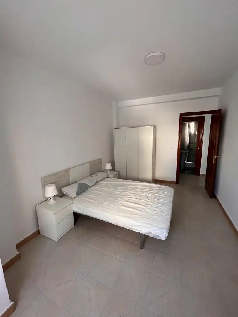 Flat for rent in Calle Don Lope de los Ríos, 15, Santa Rosa - Valdeolleros Bedroom of Flat for rent in Córdoba with Air Conditioner, Heating and Furnished