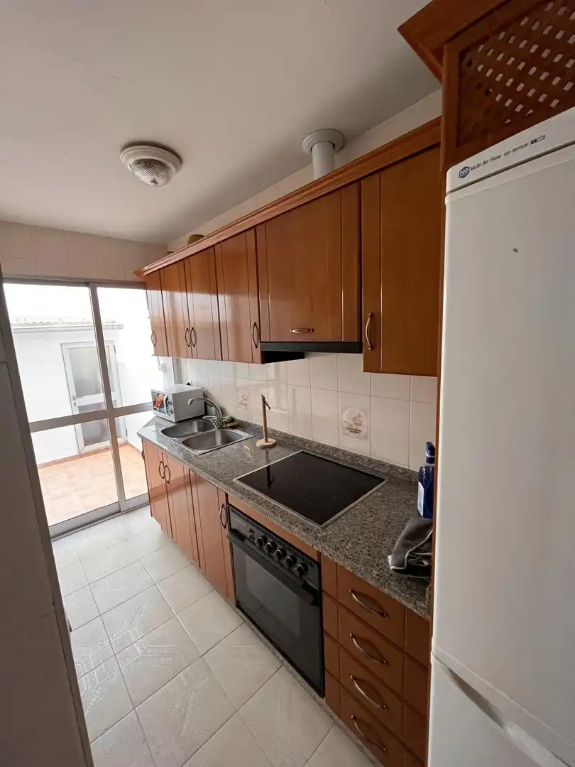 Flat for rent in Calle Don Lope de los Ríos, 15, Santa Rosa - Valdeolleros Kitchen of Flat for rent in Córdoba with Air Conditioner, Heating and Furnished