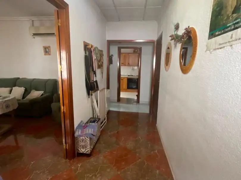 Wohnung zum Verkauf in Hornos mit Klimaanlage, Heizung und Terrasse