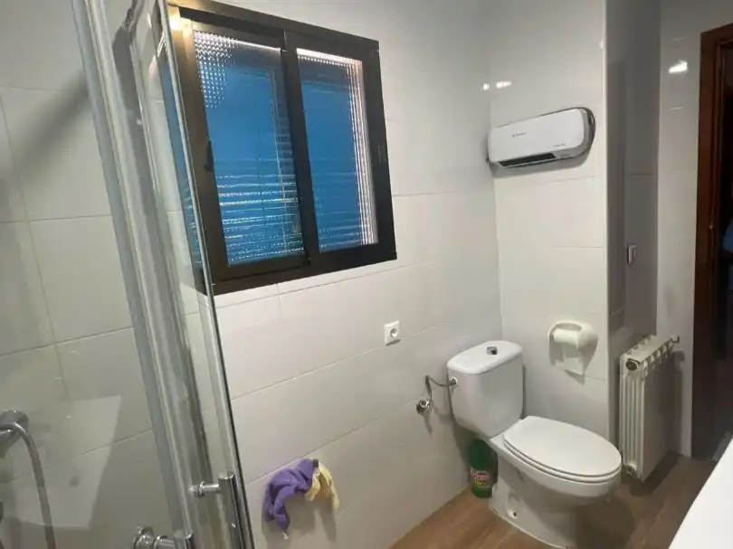 Badezimmer von Wohnung zum Verkauf in Hornos mit Klimaanlage, Heizung und Terrasse