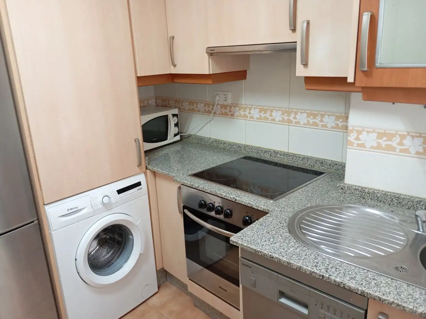 Flat for rent in Rúa Falperra, 1, Falperra - Santa Lucía Kitchen of Flat for rent in A Coruña Capital with Heating, Parquet flooring and Furnished