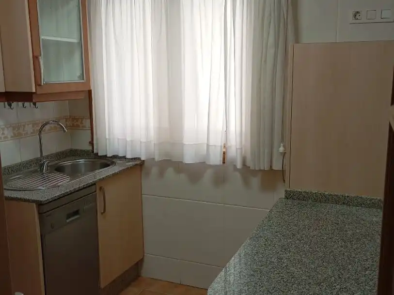 Flat for rent in Rúa Falperra, 1, Falperra - Santa Lucía Kitchen of Flat for rent in A Coruña Capital with Heating, Parquet flooring and Furnished