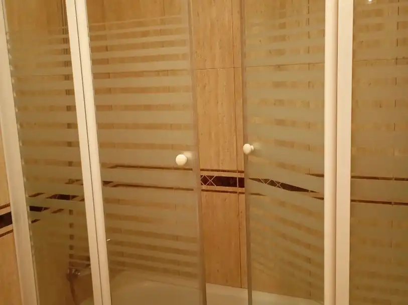 Flat for rent in Rúa Falperra, 1, Falperra - Santa Lucía Bathroom of Flat for rent in A Coruña Capital with Heating, Parquet flooring and Furnished