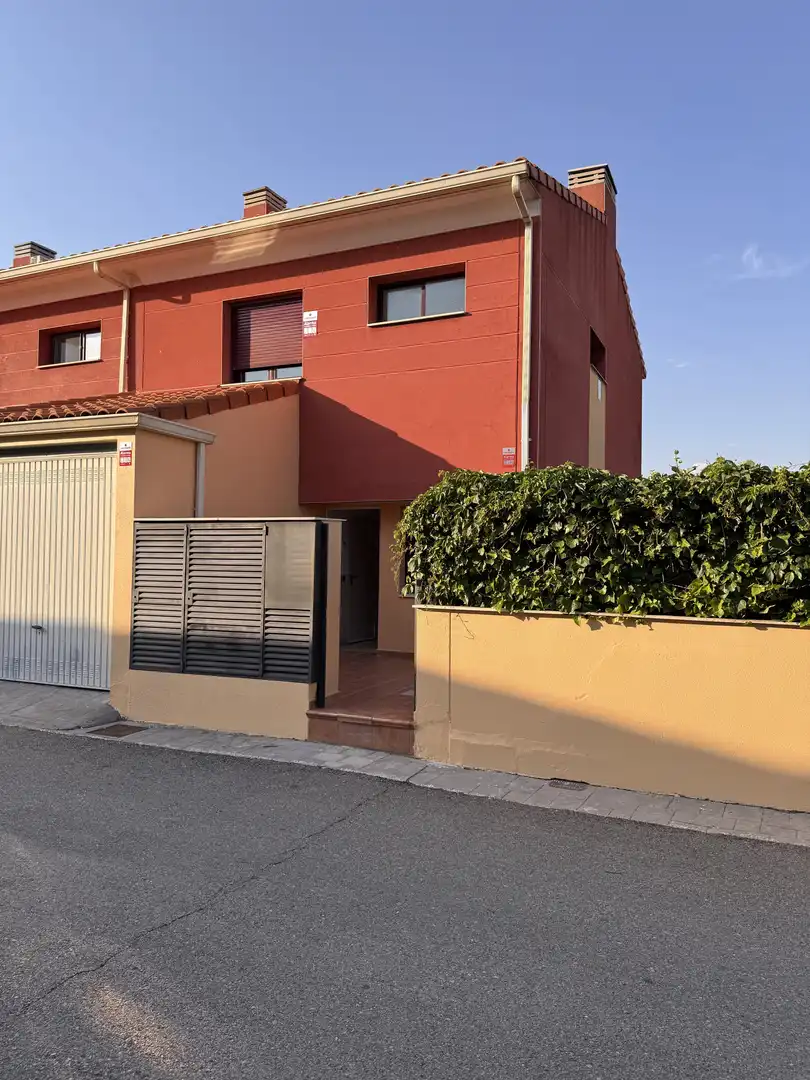 Houses for sale in Calle Profesor Manuel Criado del Val, 2, Torija Exterior view of Houses for sale in Torija with Air Conditioner, Heating and Private garden