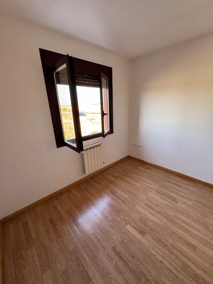 Houses for sale in Calle Profesor Manuel Criado del Val, 2, Torija Bedroom of Houses for sale in Torija with Air Conditioner, Heating and Private garden