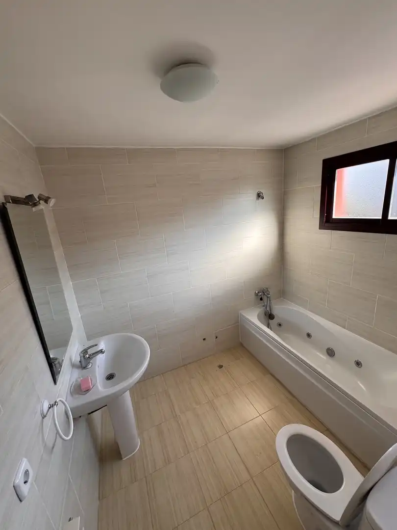 Houses for sale in Calle Profesor Manuel Criado del Val, 2, Torija Bathroom of Houses for sale in Torija with Air Conditioner, Heating and Private garden