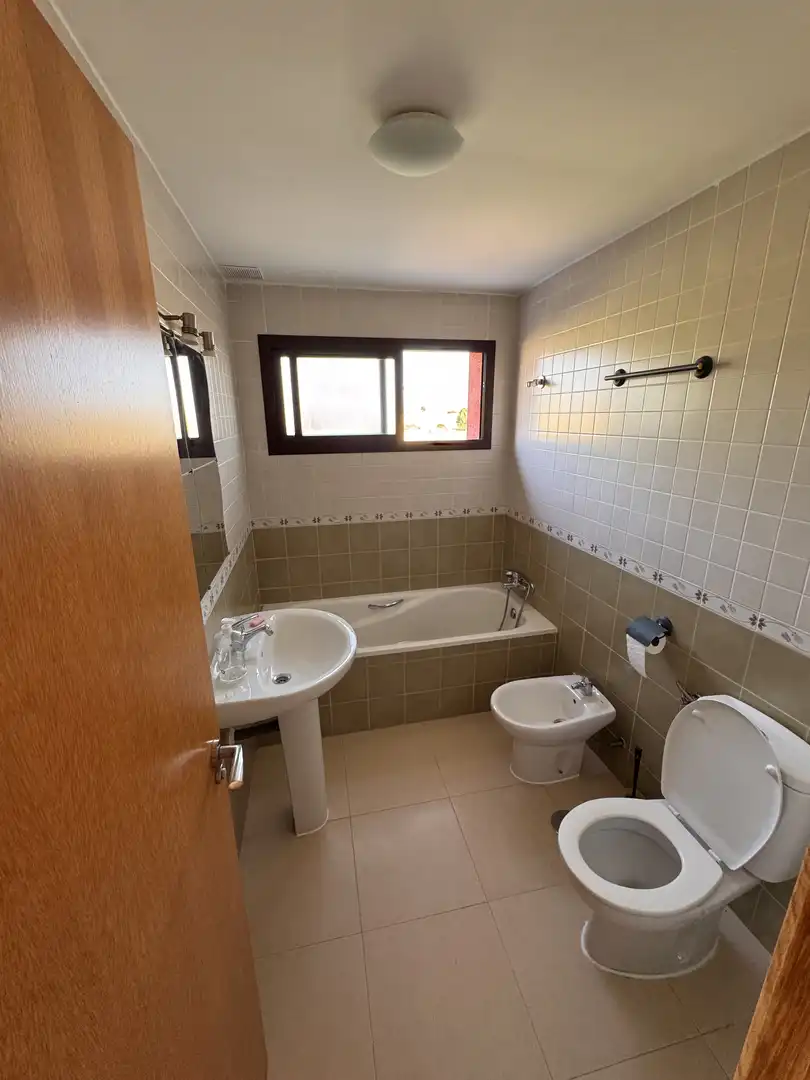 Houses for sale in Calle Profesor Manuel Criado del Val, 2, Torija Bathroom of Houses for sale in Torija with Air Conditioner, Heating and Private garden