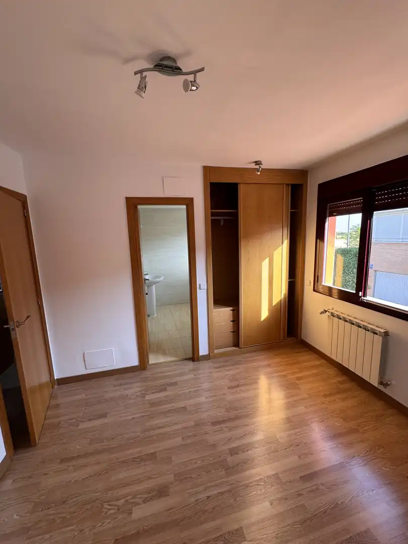 Houses for sale in Calle Profesor Manuel Criado del Val, 2, Torija Bedroom of Houses for sale in Torija with Air Conditioner, Heating and Private garden