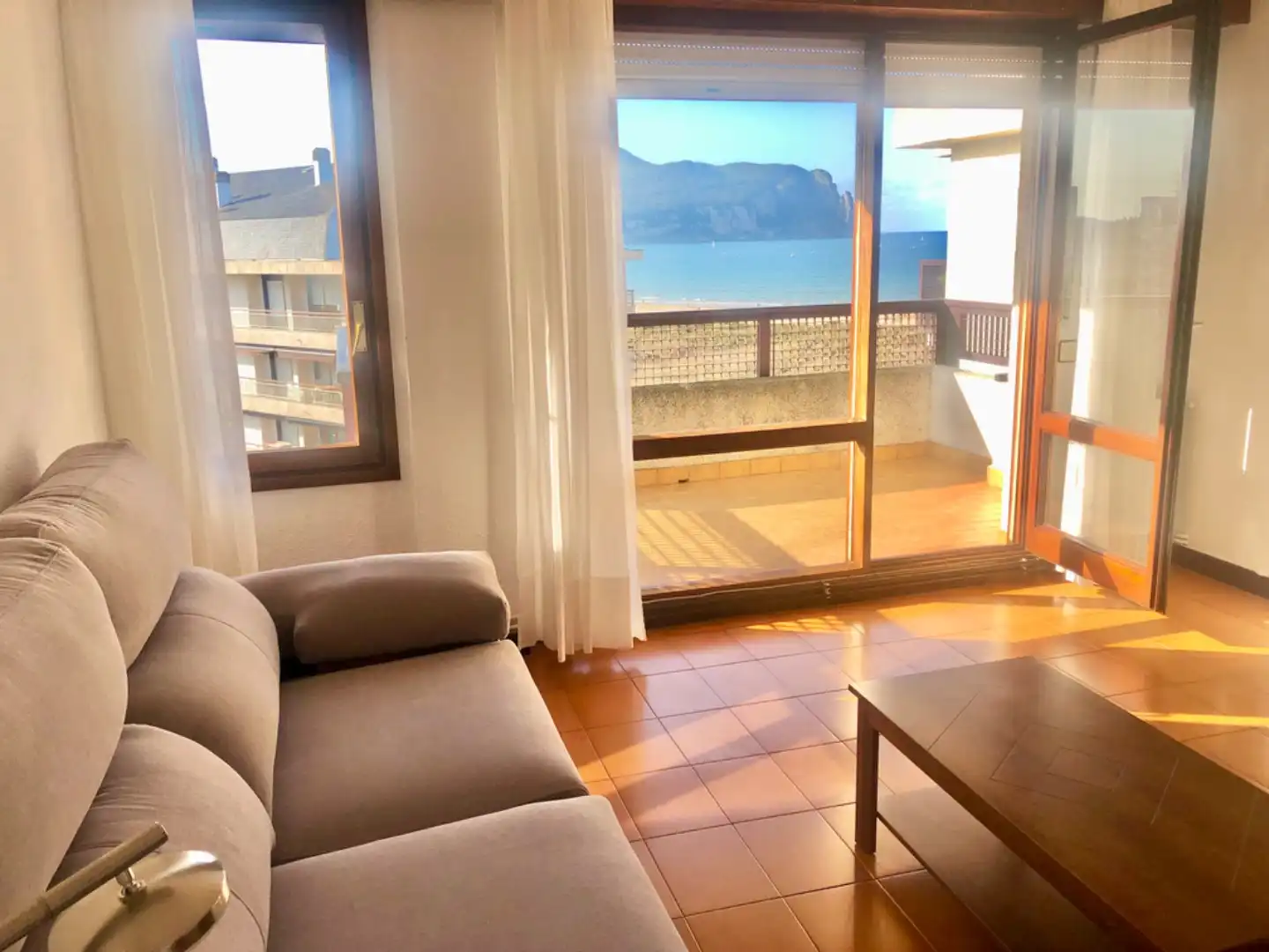 Wohnung zur Miete in Avenida de Francia, 18, Laredo Wohnzimmer von Wohnung zur Miete in Laredo mit Terrasse und Balkon