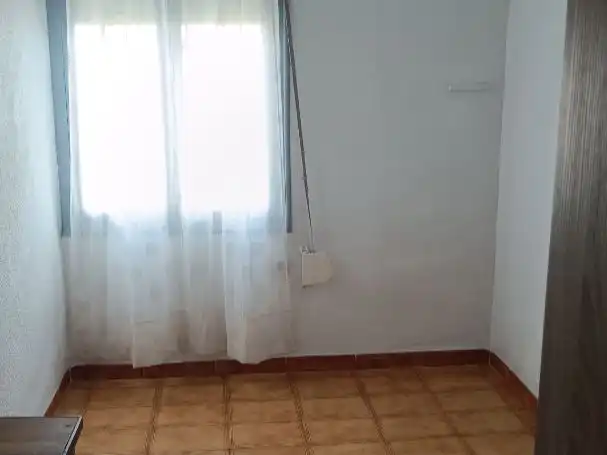 Flat for rent in Calle Pintor Benedicto, 13, El Palmeral - San Antón