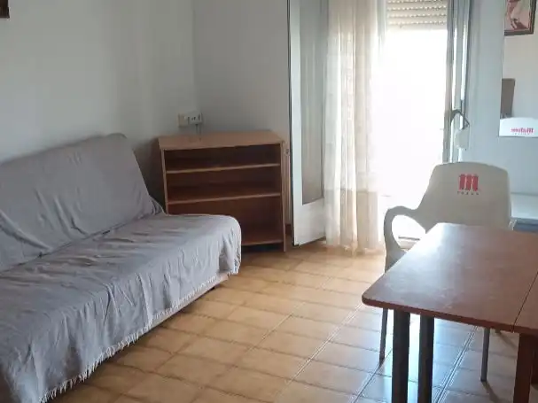 Flat for rent in Calle Pintor Benedicto, 13, El Palmeral - San Antón