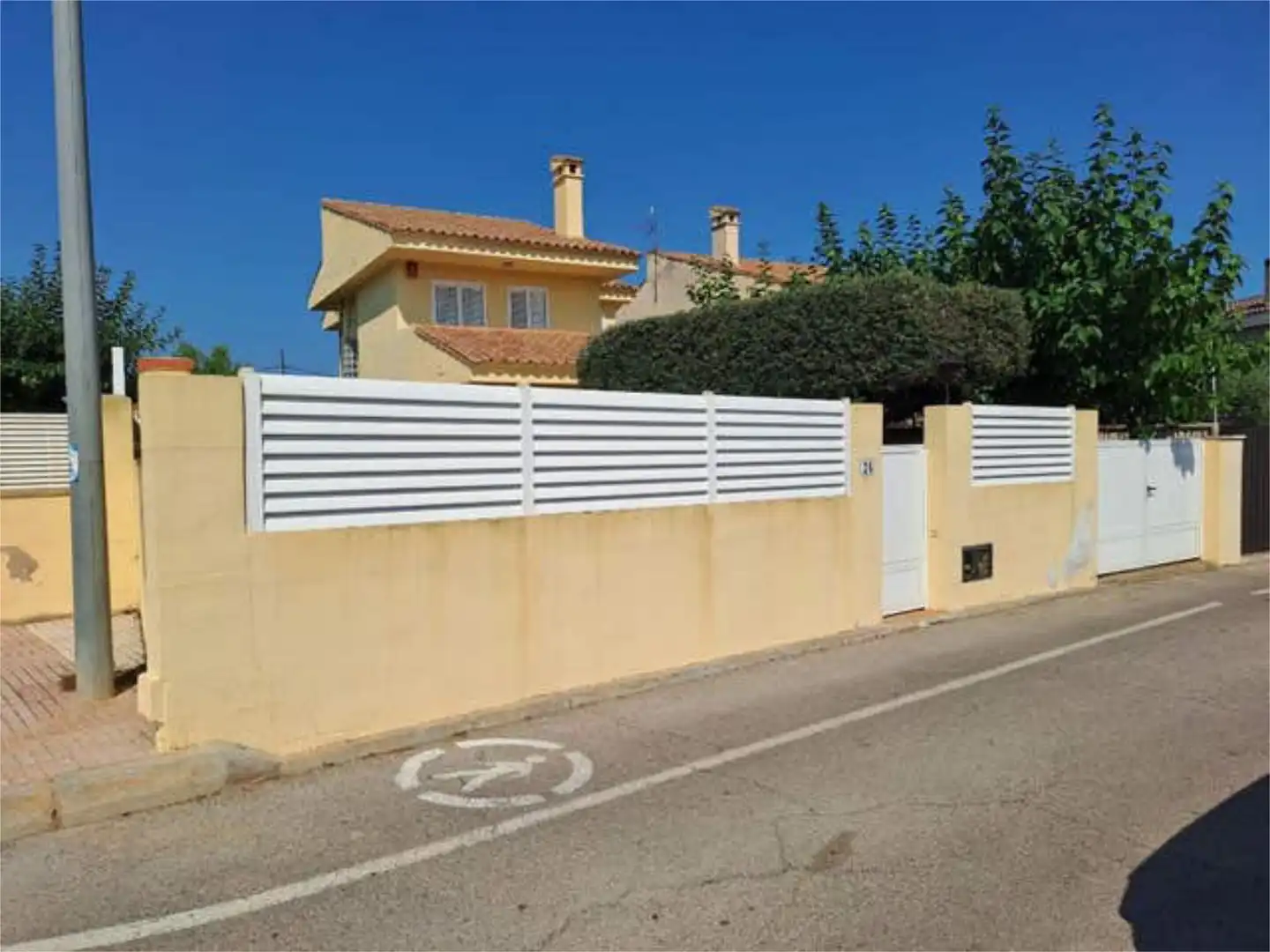 Casa adosada en venta en Els Terrers Vista exterior de Casa adosada en venta en Benicasim / Benicàssim con Jardín privado, Terraza y Piscina