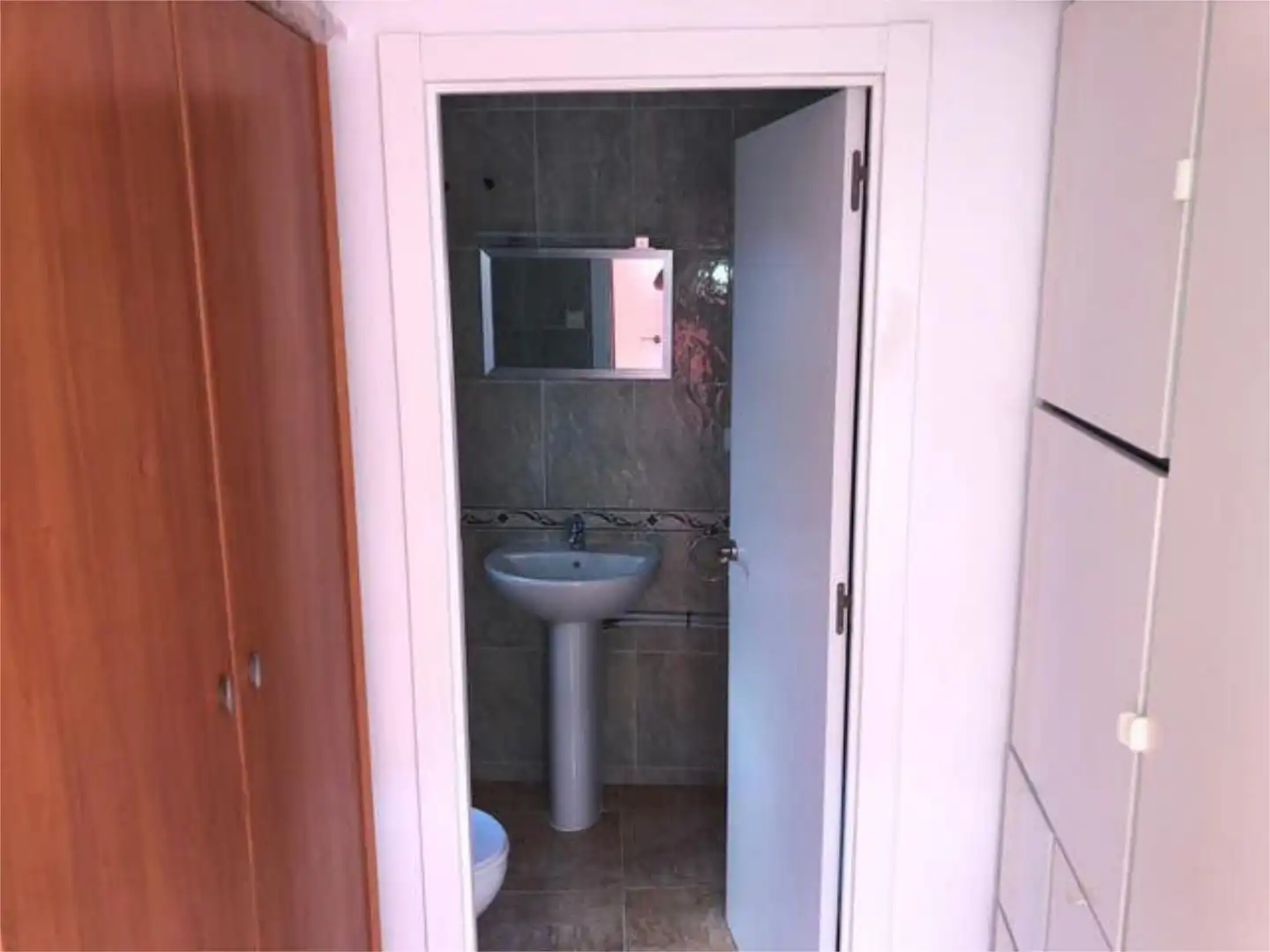 Wohnung zur Miete in Fuentes de Ebro Badezimmer von Wohnung zur Miete in Fuentes de Ebro mit Heizung, Terrasse und Möbliert