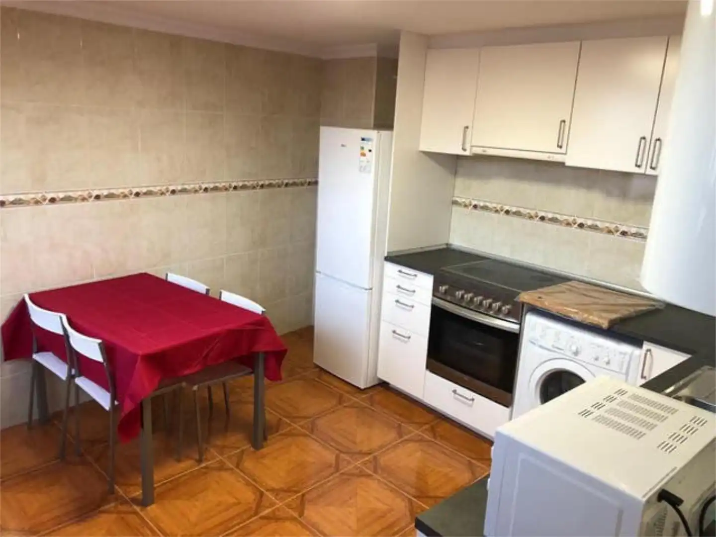 Wohnung zur Miete in Fuentes de Ebro Küche von Wohnung zur Miete in Fuentes de Ebro mit Heizung, Terrasse und Möbliert