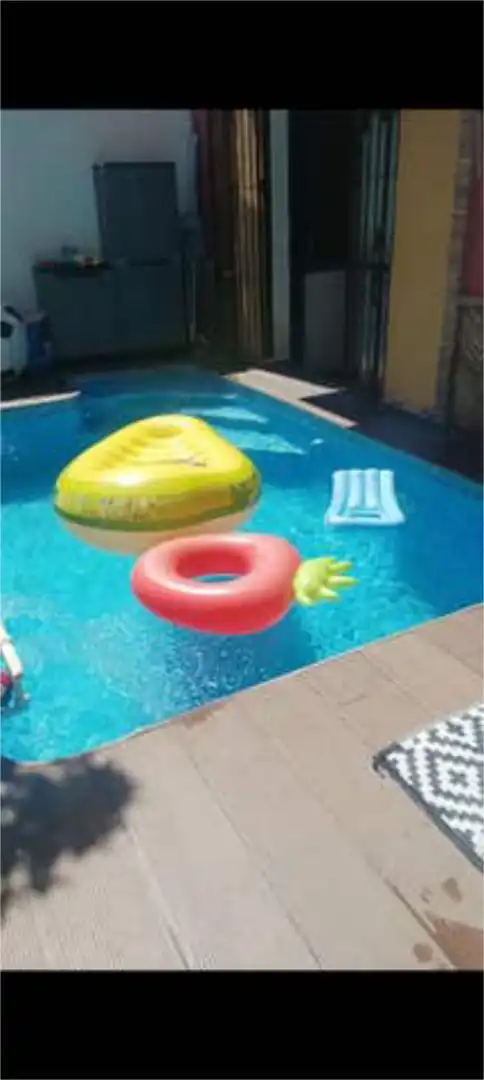 Houses for sale in Tiro de Línea Swimming pool of Houses for sale in Sevilla with Heating, Private garden and Terrace