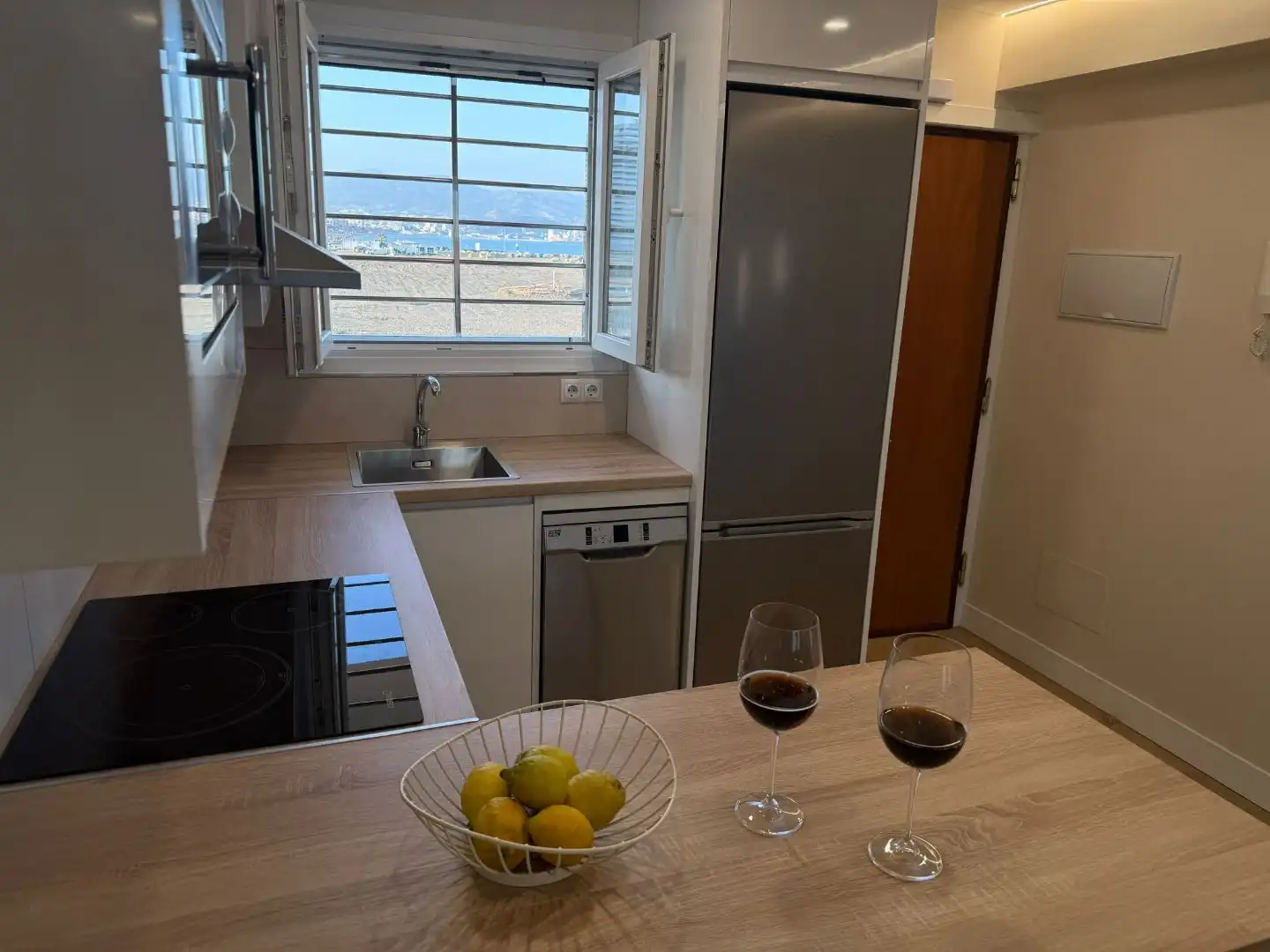 Flat for rent in Paseo Tanima, 1, Martín Carpena - Torre del Río Kitchen of Flat for rent in Málaga Capital with Air Conditioner and Terrace