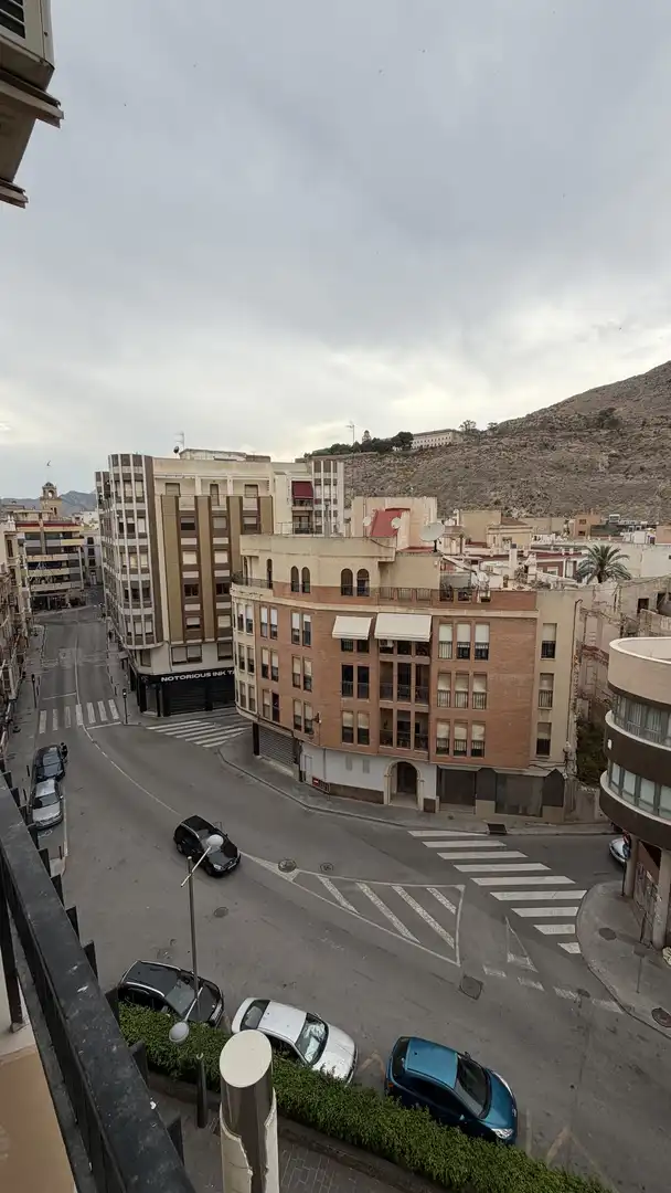 Piso de alquiler en Calle Alfonso XIII, 24, Orihuela ciudad Vista exterior de Piso de alquiler en Orihuela con Aire acondicionado, Terraza y Balcón