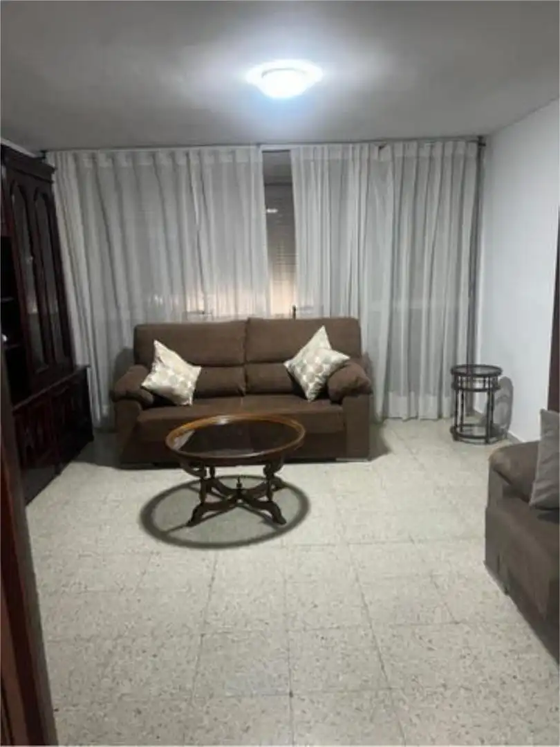 Flat for rent in Vista Alegre - Parque Cruz Conde Flat for rent in Vista Alegre - Parque Cruz Conde